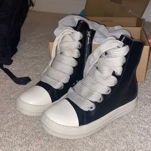 靴 RICK OWENS JUMBO LACE HIGH TOP SNEAKERS Rick Owens Drkshdw Jumbo Lace High-Top Ramones Sneakers